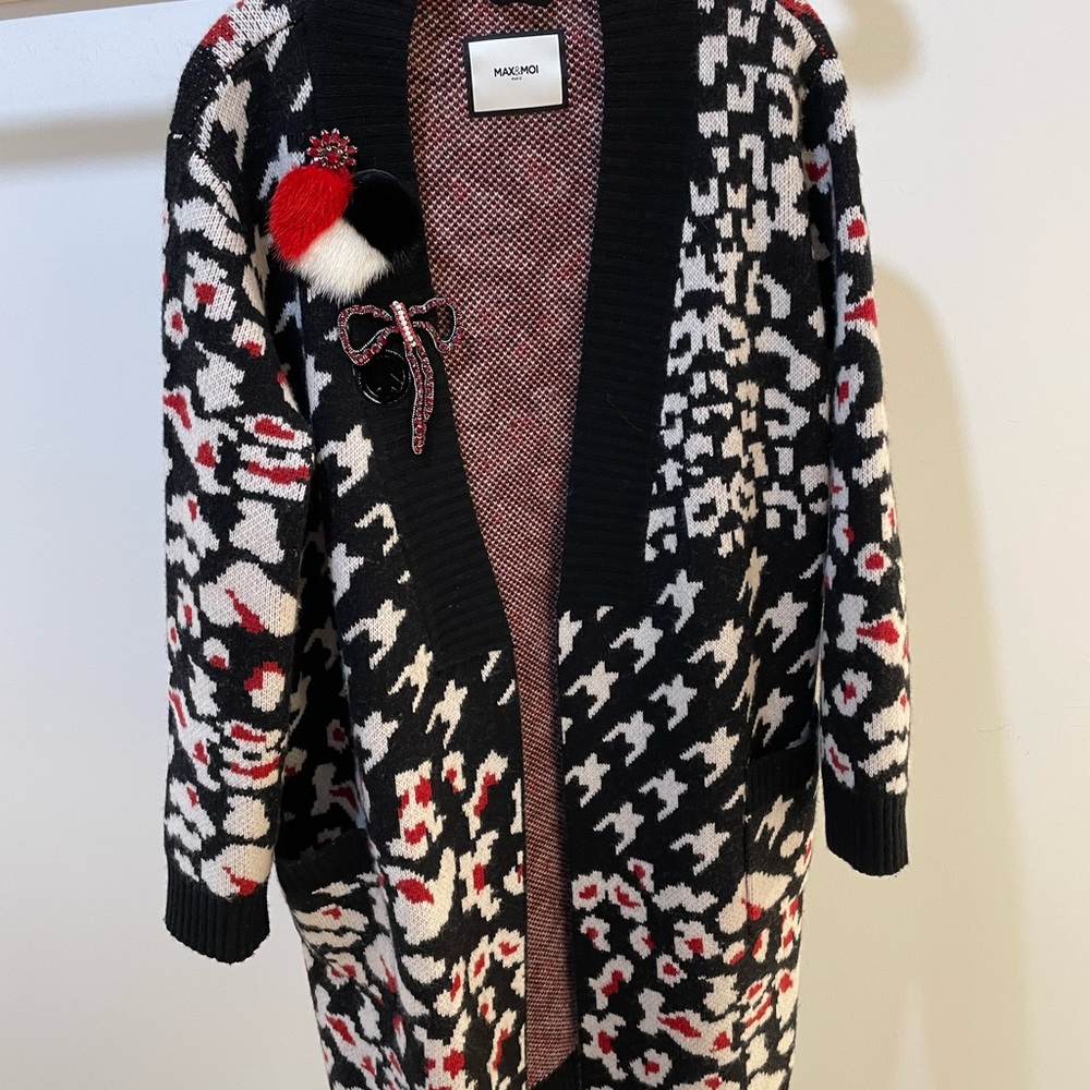 MAX&MOI Black and White Knit with Red Accents
